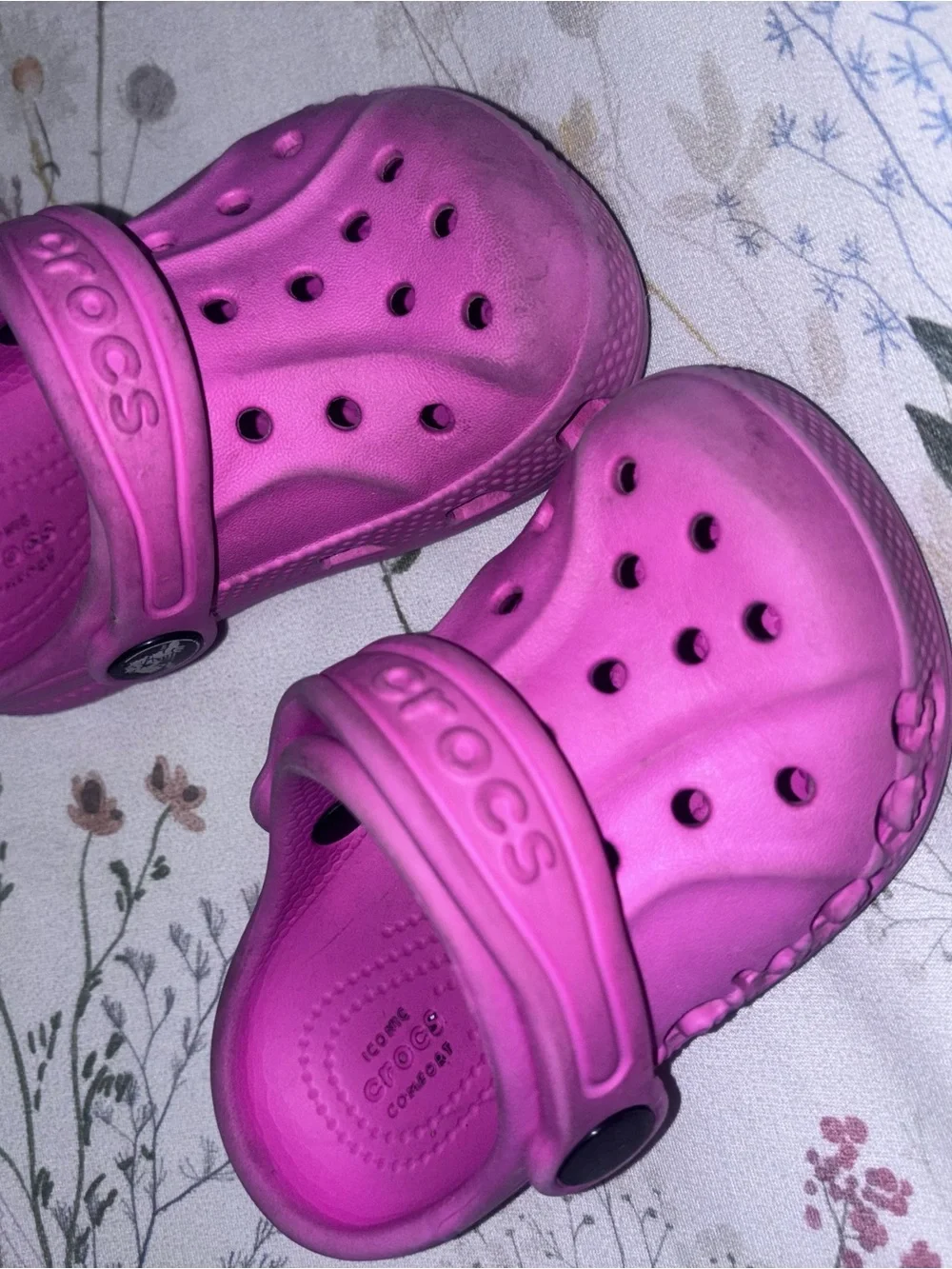 CROCS Kids Classic Clog in Vibrant Hot Pink